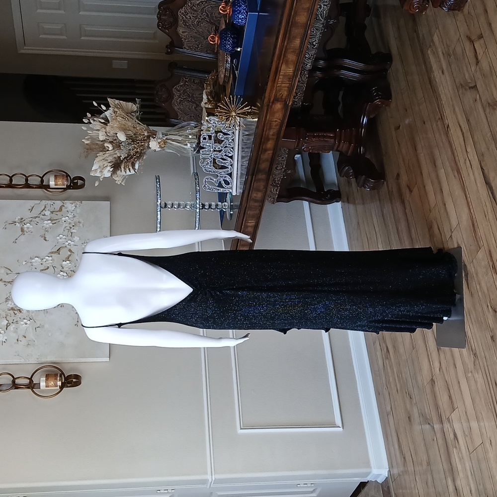 Windsor Black Shiny Asymmetrical Ruffle Floor-Length Cocktail Dress. Size S - Picture 4 of 17